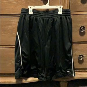 Men’s Nike size L Basketball shorts